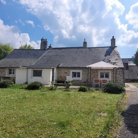 Casa de Férias Chaleureux Cottage In Sainte-Suzanne Sainte-Suzanne (Mayenne)